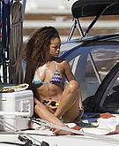 More sexy bikini shots of Rihanna